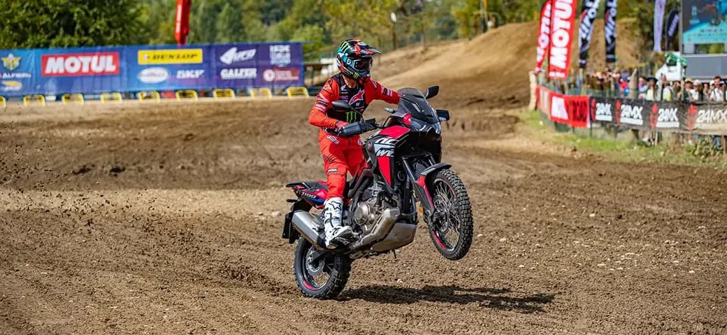 Honda Africa Twin 2022: la prima volta in pubblico con Joan Barreda