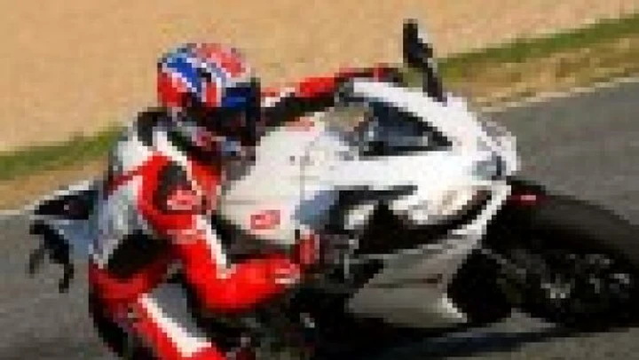 Video test dell'Aprilia RSV4 R