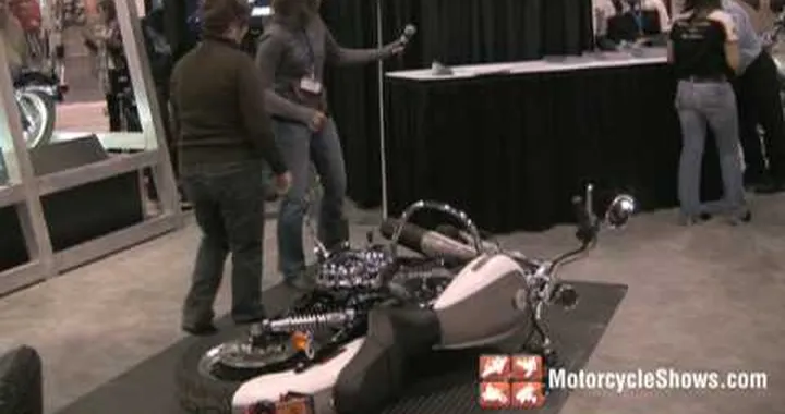How to Lift a Motorcycle That's Been Dropped