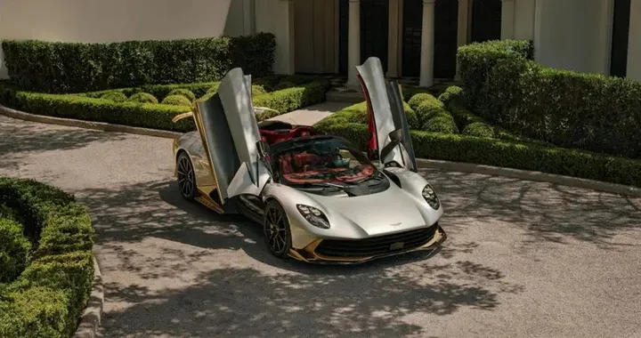 Aston Martin Valhalla Spider, 1.079 CV e un paradosso: senza tetto corre più forte