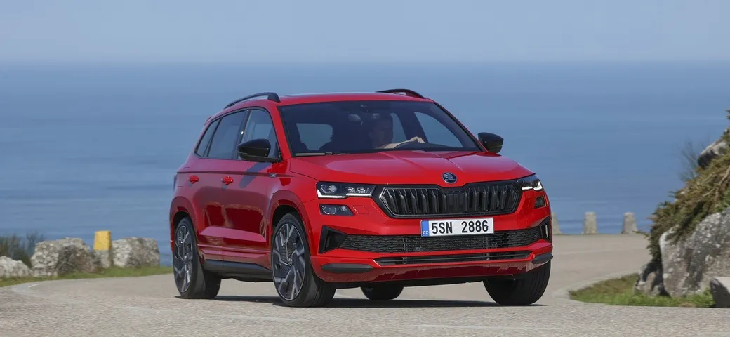 Nuova Skoda Karoq 2022: prezzo, prova, motori, allestimenti