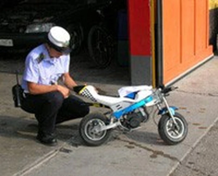 Sequestrata minomoto usata in strada