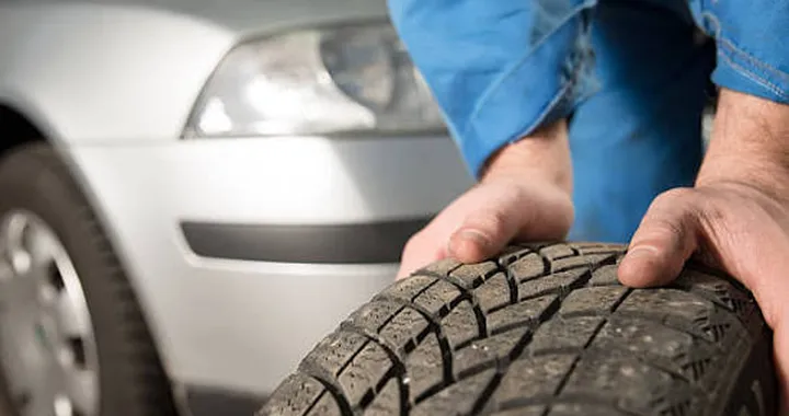 La scoperta accidentale di Goodyear che ancora oggi fa viaggiare il mondo