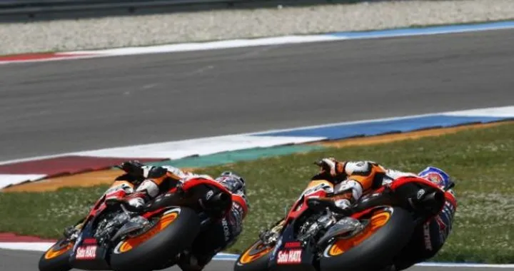 Assen, Lorenzo falciato da "testa calda" Bautista. Stoner non perde l'occasione. Mondiale riaperto