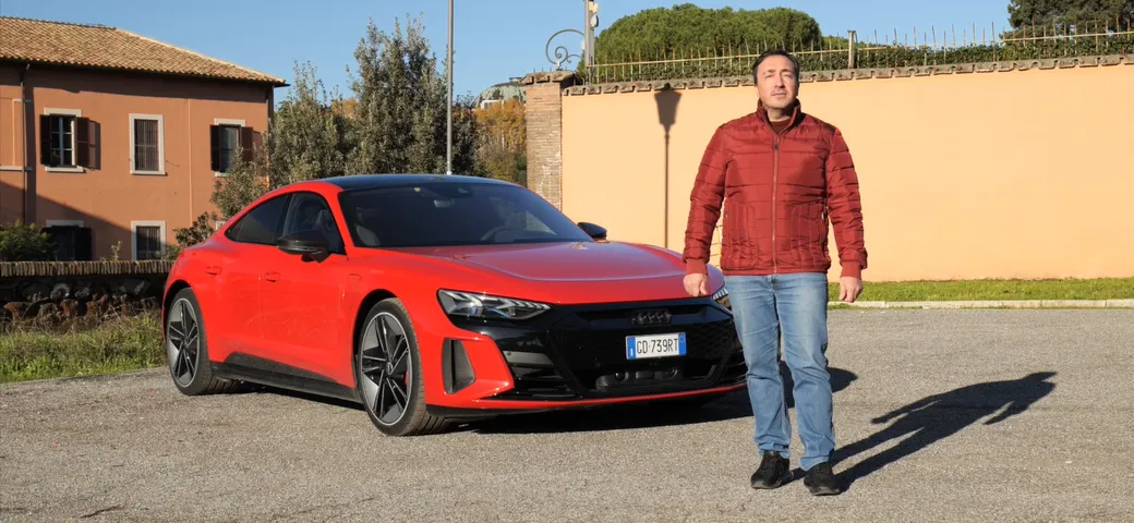 Audi e-tron GT RS: la prova su strada