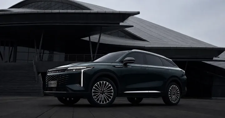 Omoda 9 Aurora Edition arriva in Italia: 1.000 esemplari da 540 CV