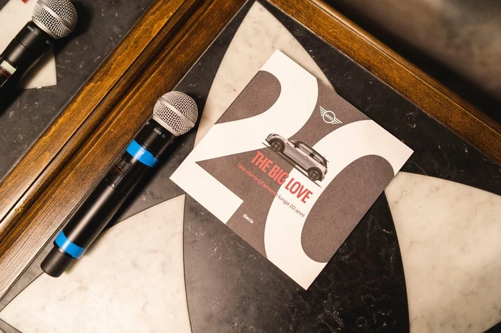 Mini: presentato il libro che celebra i vent’anni con Bmw