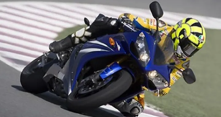 Valentino Rossi prova l'R1 2007