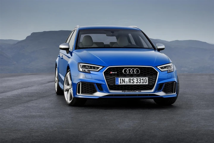 Audi RS 3 Sportback: 5 cilindri per 400 cavalli