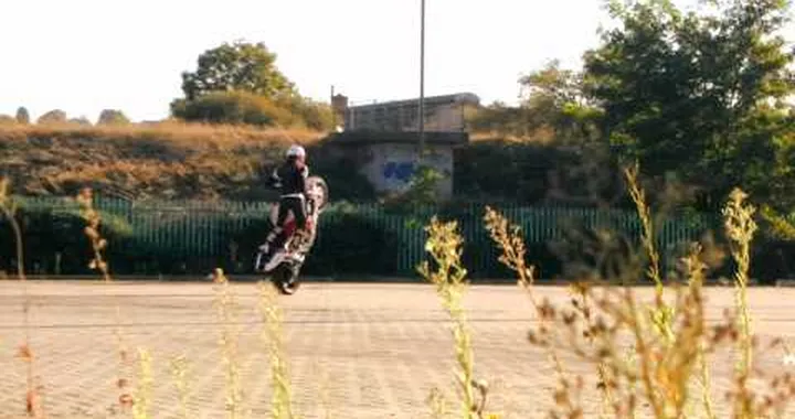 Chesca Miles - Summer Stunts