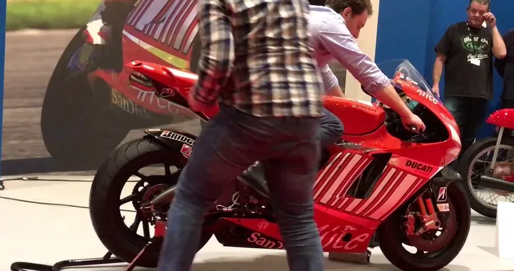 Ducati Desmosedici GP8 Engine Starts  (Amazing Sound)