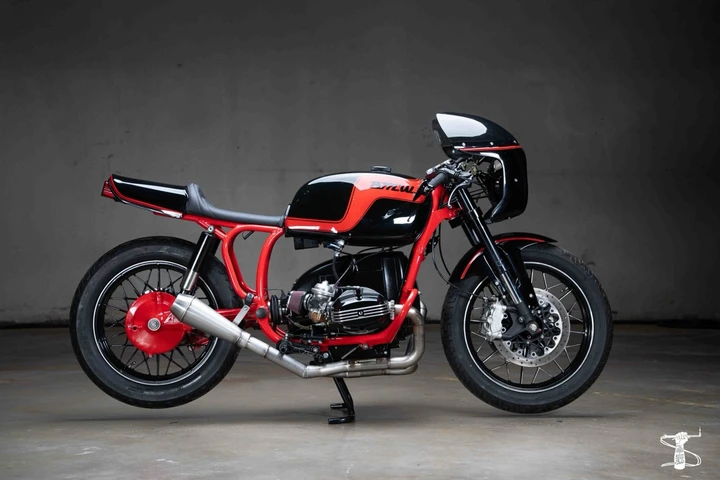 La metamorfosi della BMW R100/7: artigianato, potenza e cuore vintage