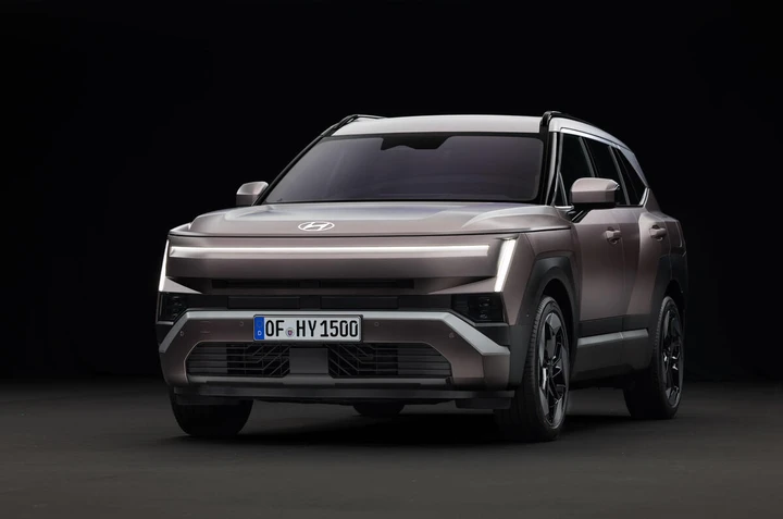 Nuova Hyundai Tucson 2027, più grande e spaziosa: il bagagliaio arriva a 695 litri