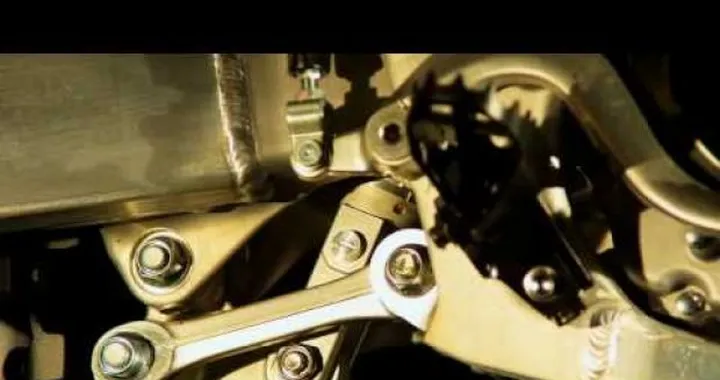 Video: Kawasaki KX250F e KX450F 2011