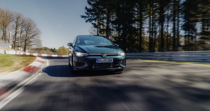 Volkswagen Golf GTI Edition 50 è la trazione anteriore più veloce al Nürburgring