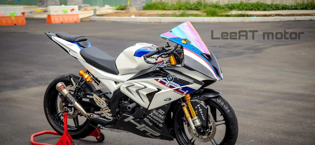 La Yamaha YZF-R15 che vuole essere una BMW HP4 Race