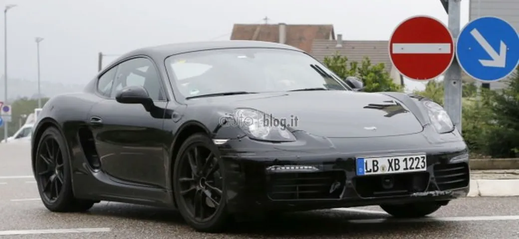 La Porsche Cayman Facelift nelle prime foto spia