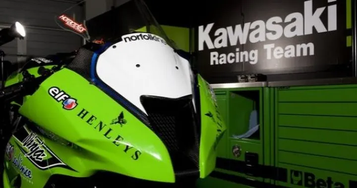 Ottimi progressi per la Kawasaki Ninja ZX-10R 2011 nei test di Valencia