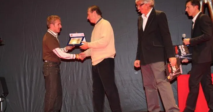 Locatelli ha premiato il Dottor Costa ai "Caschi d'Oro"