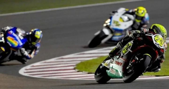 Moto2: Elias in pole position, a seguire Simon e Bradl