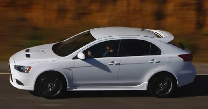 Parigi 2008: le prime immagini della Mitsubishi Lancer Sportback