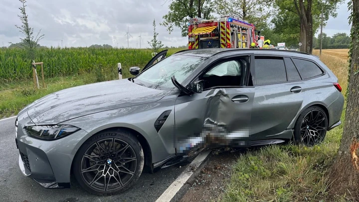 Un 21enne distrugge una BMW M3 durante un test drive: 100.000 euro in fumo