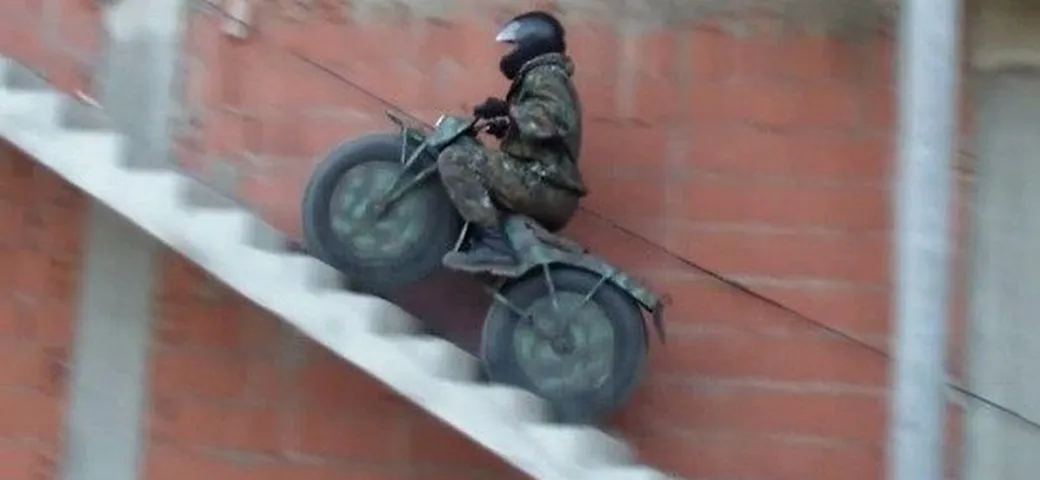 Tarus 2x2: la moto invincibile definitiva dalla Russia [video]