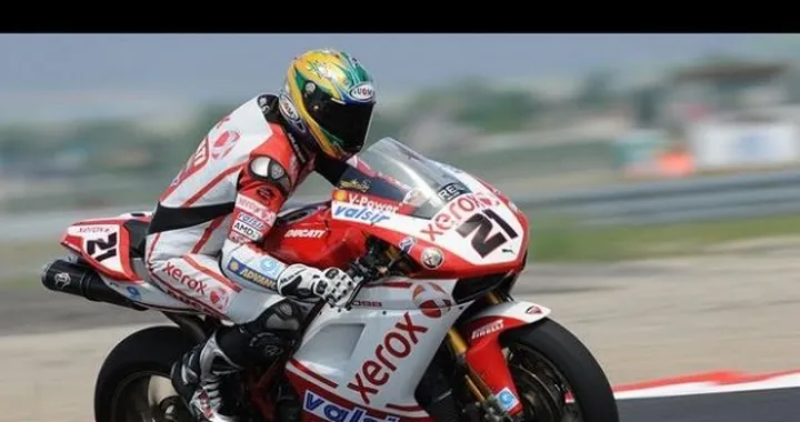 Troy Bayliss e Luca Scassa "professori" al Mugello
