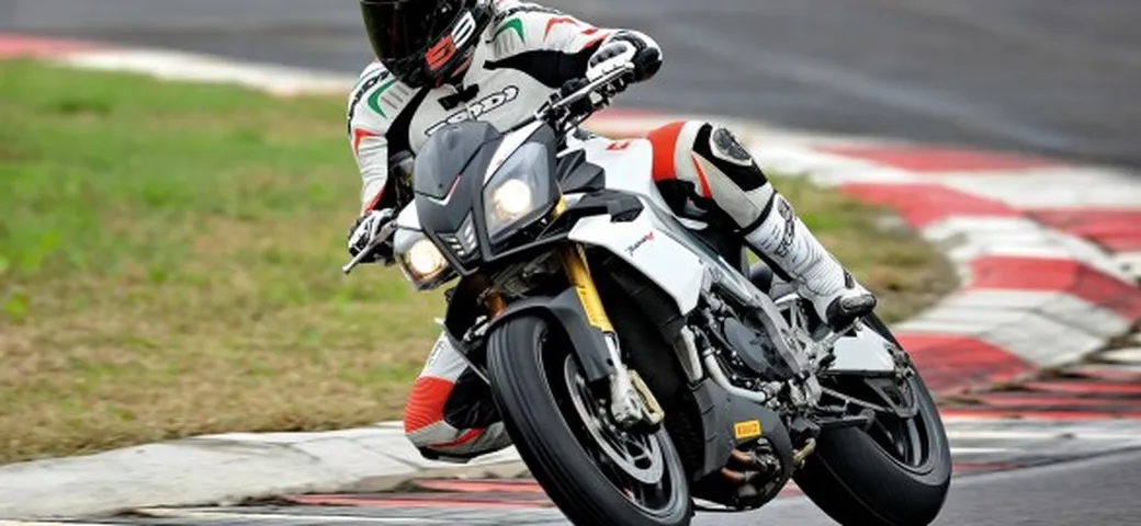 Aprilia Tuono R ABS m.y. 2014: il test di motoblog