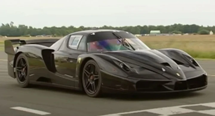 Amarcord: il record della Ferrari FXX sulla pista di Top Gear [Video]