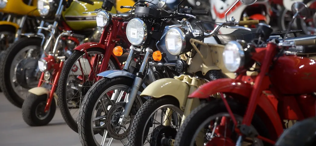 Ritrova la sua Benelli rubata in una fiera di moto d'epoca
