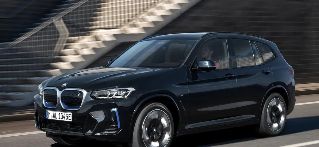 BMW iX3: i dettagli dell'aggiornamento