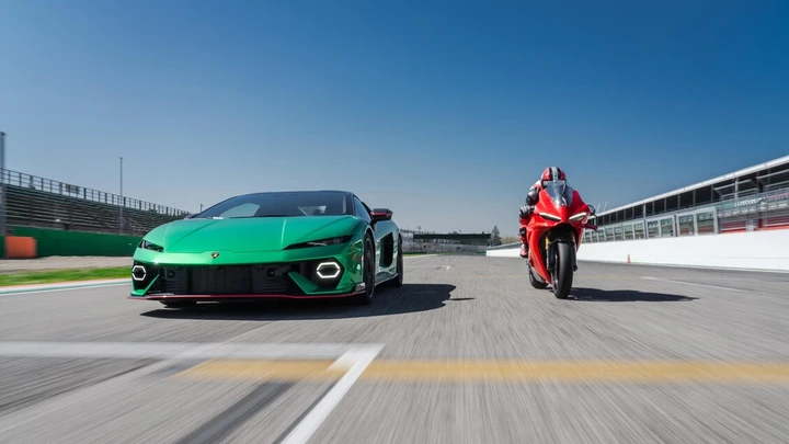 Sfida a Imola: Lamborghini Temerario contro Ducati Panigale V4