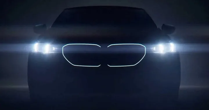 BMW i5: prima immagine degli interni