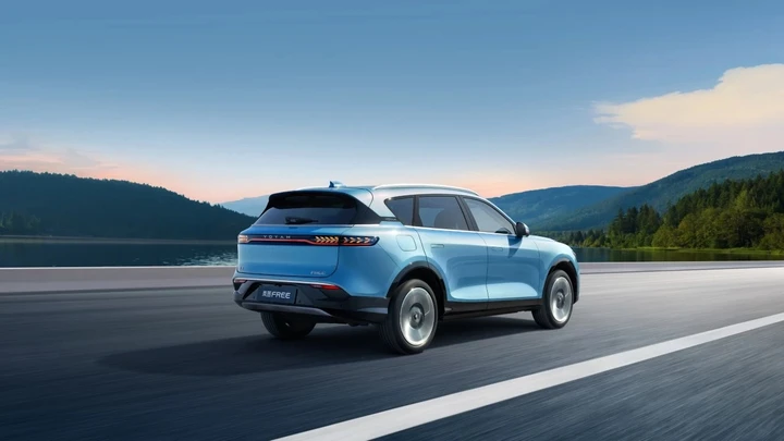 Voyah Free, il nuovo SUV elettrico cinese da 600 km di autonomia