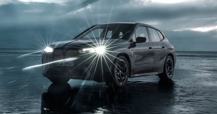 BMW iX M60: SUV elettrico da 610 CV