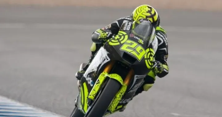 Moto2: grande dominio di Andrea Iannone sotto la pioggia di Jerez