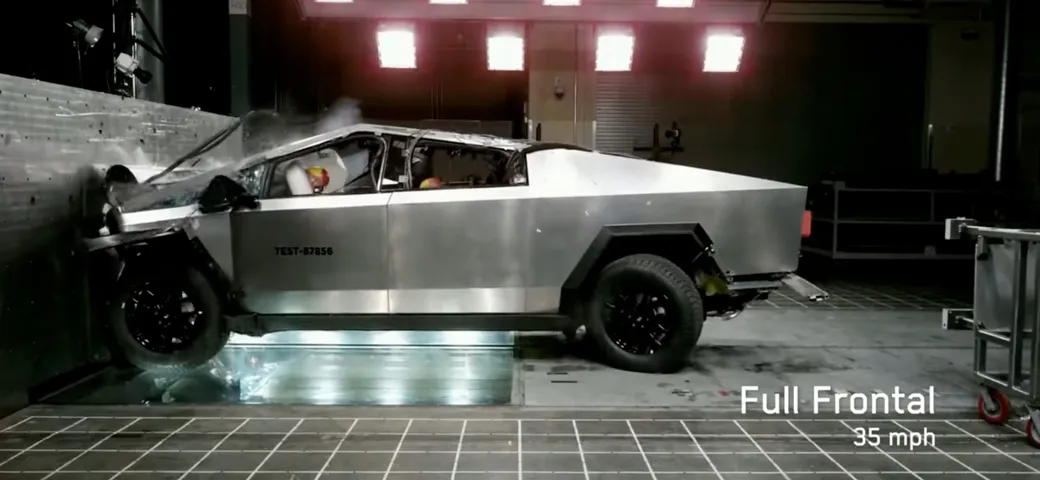 Tesla Cybertruck: gli spigoli vivi e il corpo rigido creano preoccupazione per i pedoni [VIDEO]