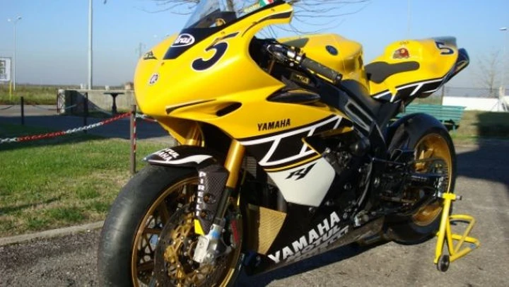 Foto del giorno: Yamaha R1 Replica Laguna Seca