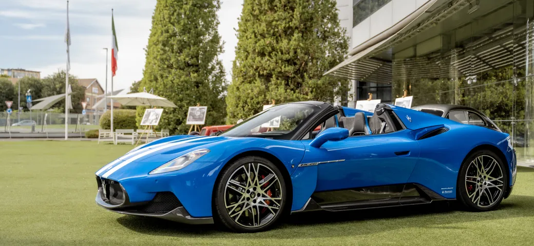Maserati MC20 Cielo per i fratelli Maserati, custodi del DNA di famiglia