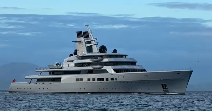Dragonfly, il megayacht da 142 metri e 450 milioni avvistato nel Mediterraneo
