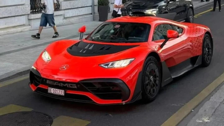 Mercedes-AMG One arancione avvistata a Ginevra: 1.063 CV da Formula 1