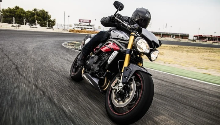 Triumph Street Triple 765: nuove foto spia