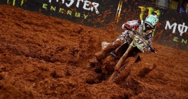 Motocross: le immagini del fangoso round del Brasile