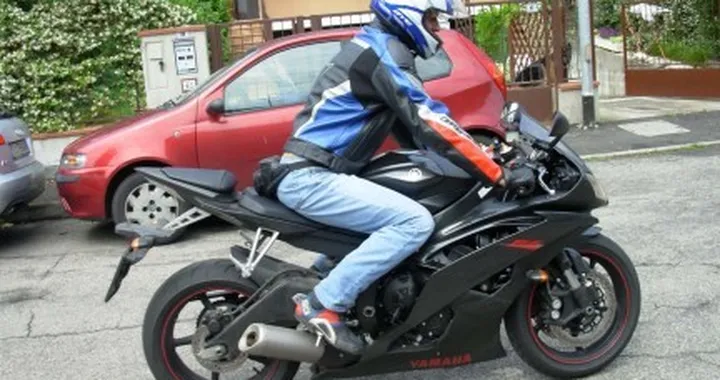 Tester Motoblog e Yamaha: prova della R6 di Andrea Vietti