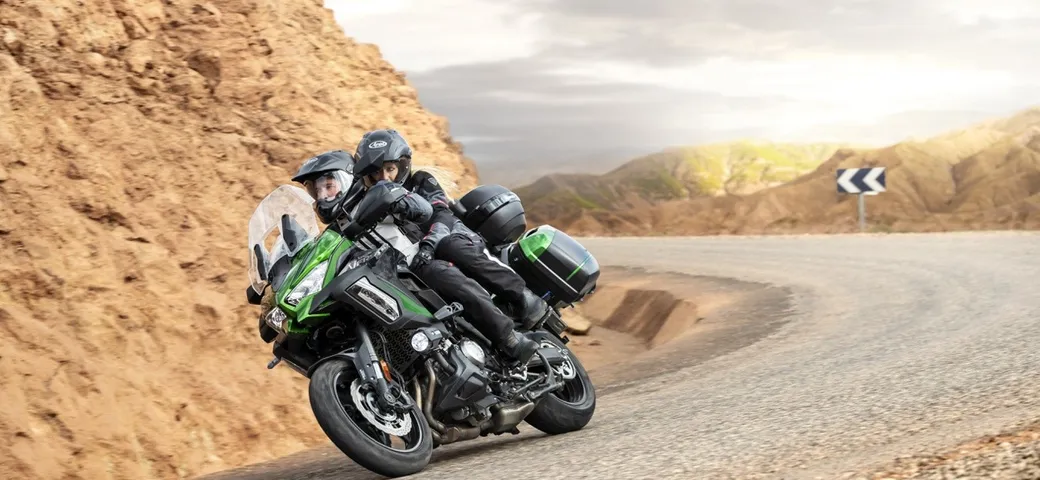 Kawasaki presenta Versys S e Versys SE 2021: informazioni e caratteristiche