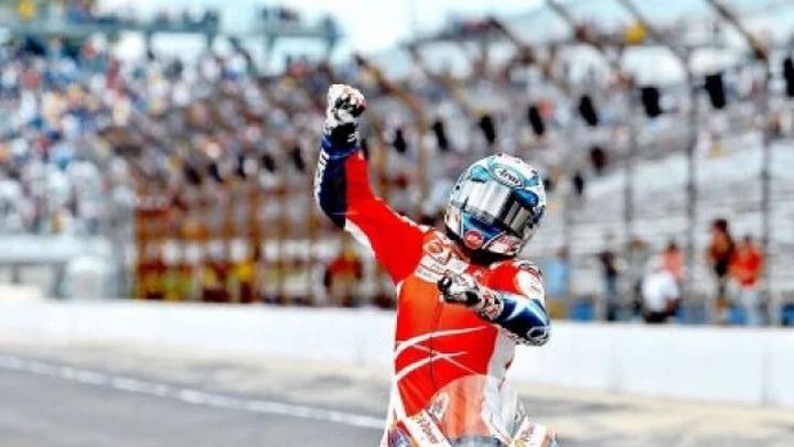 Il casco Arai RX-7 speciale Indianapolis di Nicky Hayden all'asta su eBay