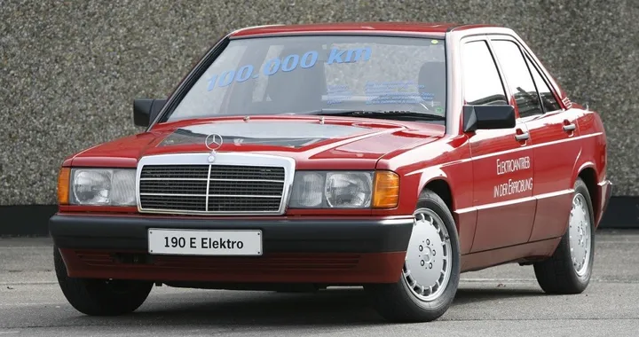 Auto e Moto d’Epoca: Mercedes racconta la storia delle elettriche e delle wagon