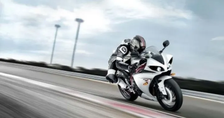 Yamaha YZF-R1 2009: Non è un big bang!
