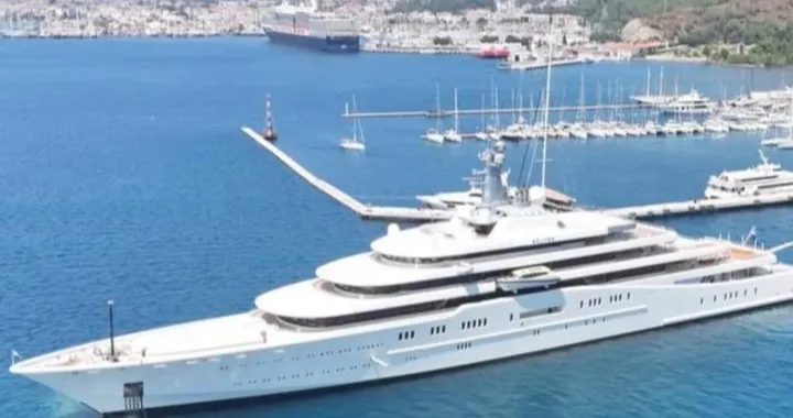 Superyacht Eclipse, tre anni fermo in porto ma i motori non si sono mai spenti